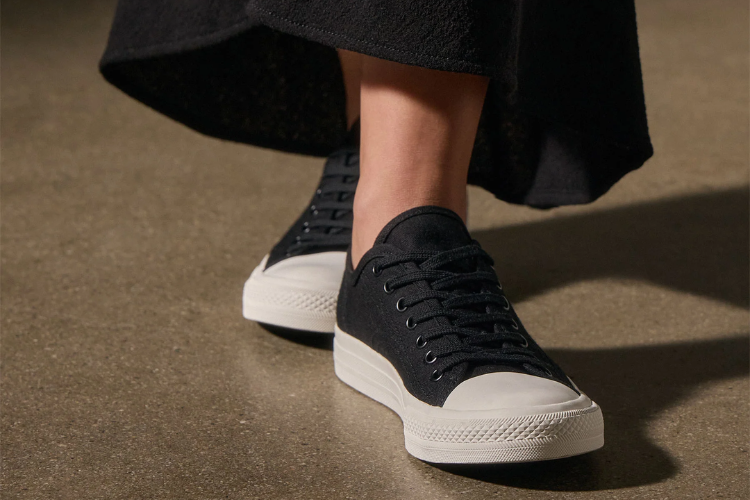 5 Merk Sepatu Sekolah yang Bagus dan Awet dengan Model Kekinian