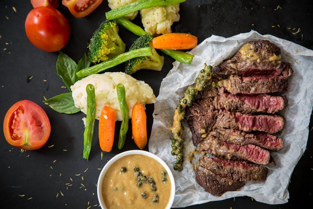 5 Sayuran Pendamping Steak yang Bisa Bantu Turunkan Kolesterol