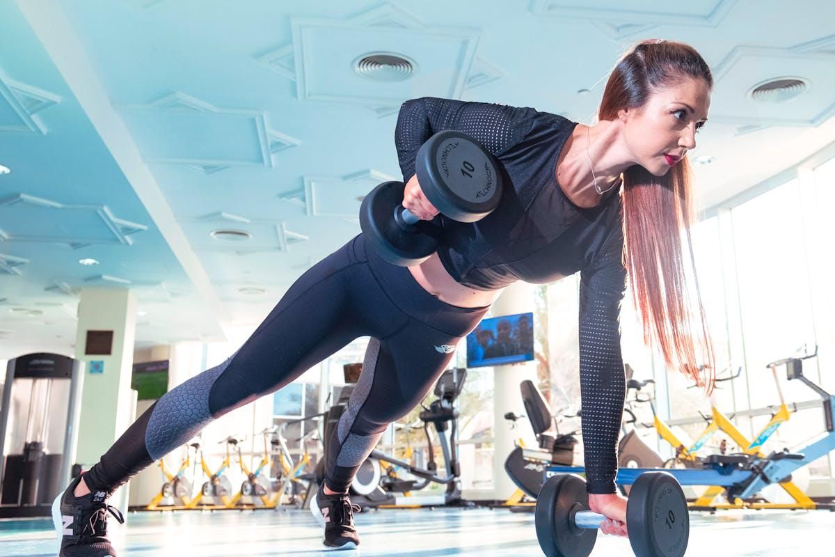 Apakah Gym Bisa Menurunkan Berat Badan? Ini Penjelasan Ilmiahnya!