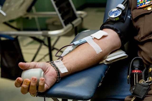 7 Syarat Donor Darah dan Larangannya, Lagi Flu? Jangan Dulu!