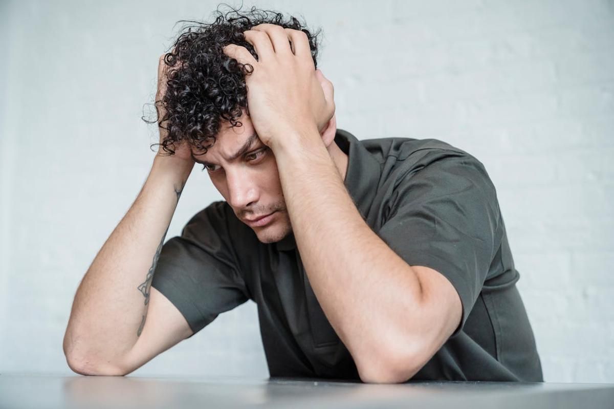 7 Cara Menghentikan Inner Critic dalam Diri Pria, Pahami!