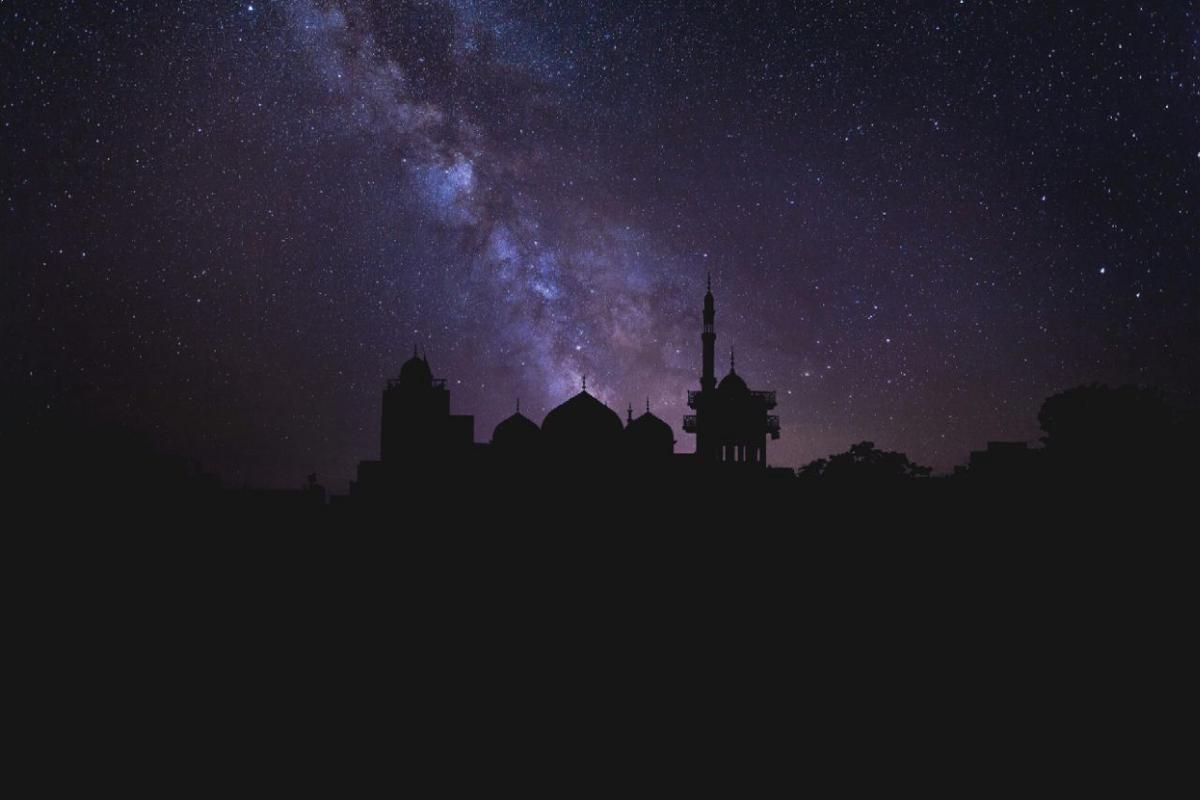 Arti Malam Satu Suro Bagi Umat Islam, Keistimewaan, dan Amalan