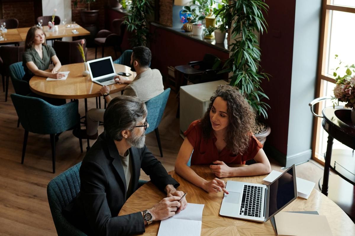 5 Tips Hubungan Tetap Sehat Saat Menjalankan Bisnis Bersama Pasangan