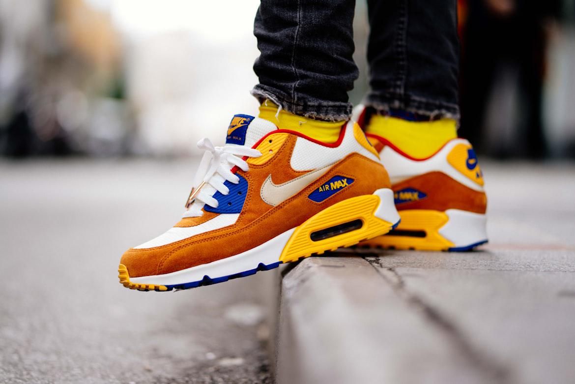 5 Tips Khusus Merawat Sepatu Sneakers agar Tetap Stylish dan Tahan Lama
