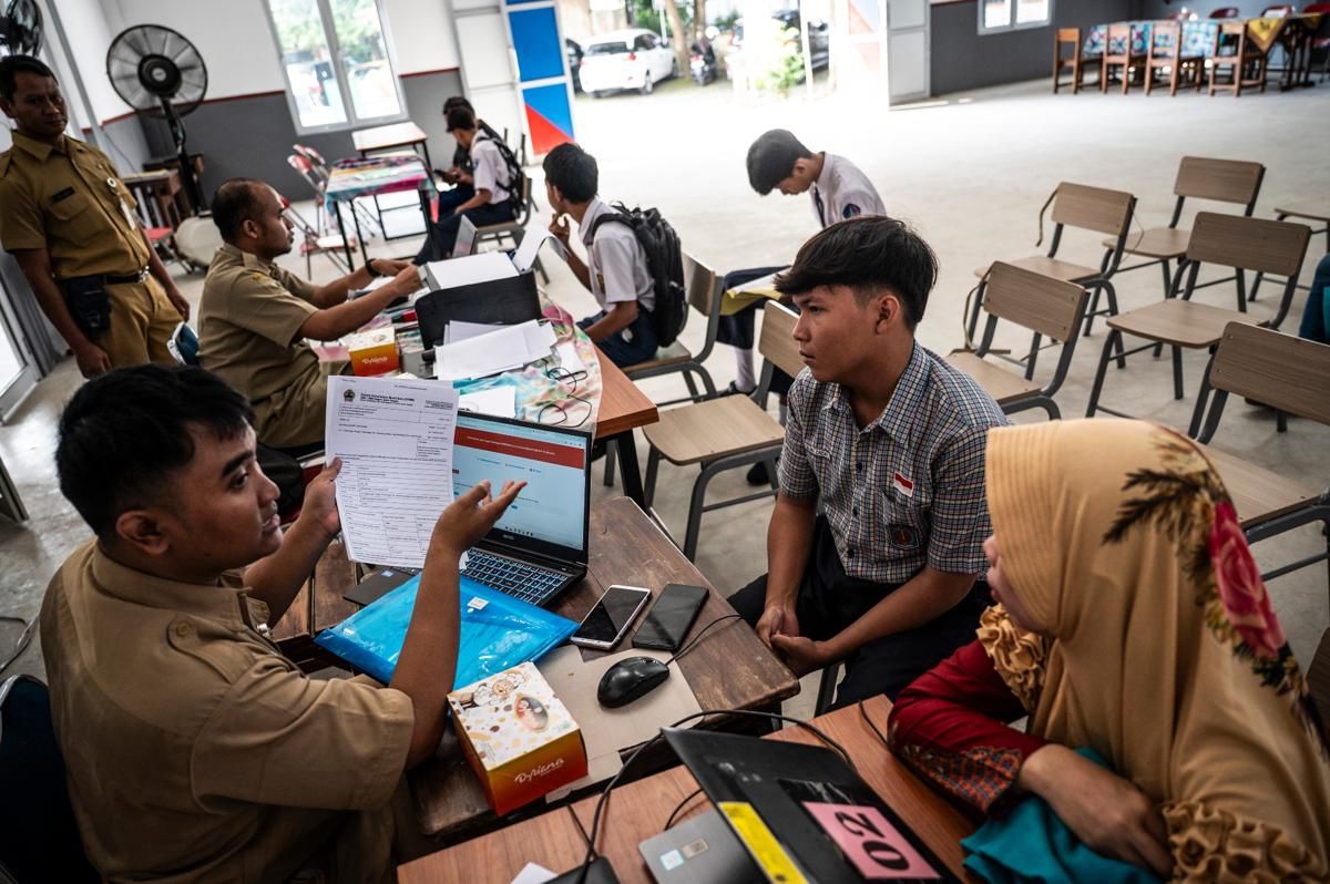 130.295 Calon Murid Daftar SPMB SMA/SMK Jatim Tahap 1, yang Diterima 68.441 Murid