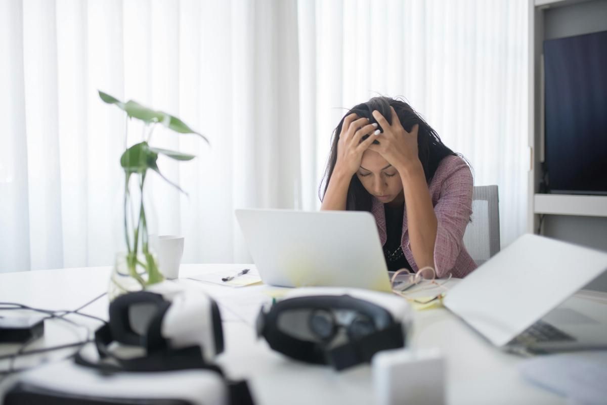 4 Gejala Overstimulated yang Sering Diabaikan di Era Digital,