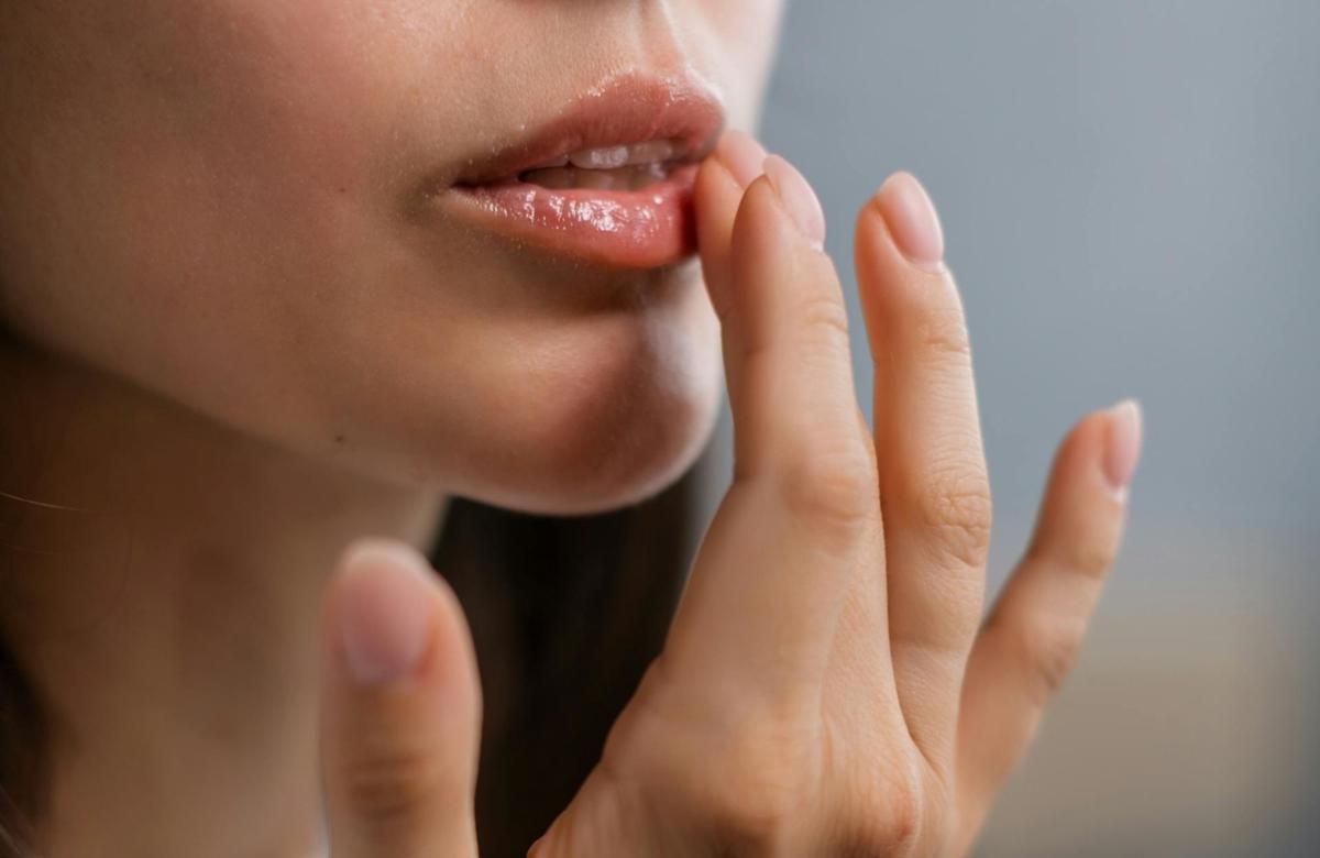 7 Rekomendasi Lip Serum untuk Bibir Kering dan Pecah-Pecah