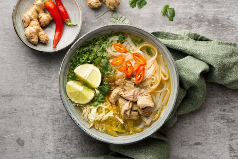 Soto Ayam Lamongan, Kuah Kuningnya Sedap Berkaldu