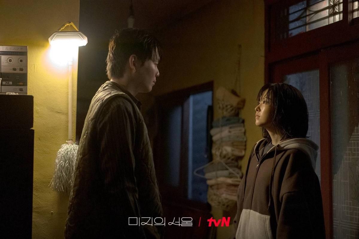 7 Alasan Se Jin tau Penyamaran Mi Rae di Our Unwritten Seoul, Kentara!