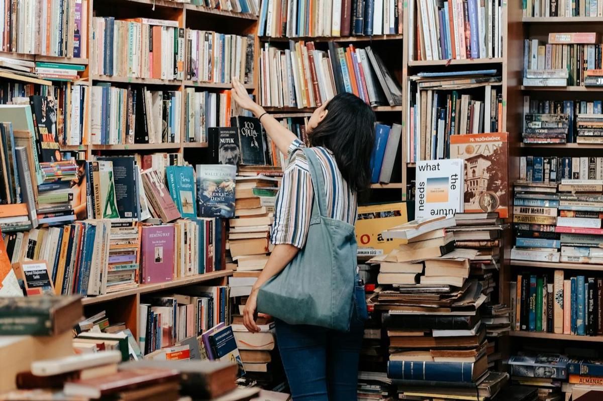 Kenapa Banyak Orang Baca Buku Lagi? 
