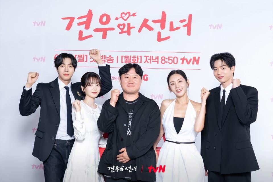 3 Alasan Para Cast Pilih Main Head Over Heels, Suka Perdukunan