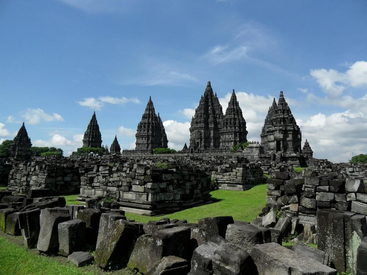 Mengapa Banyak Candi di Indonesia Tak Menggunakan Semen?