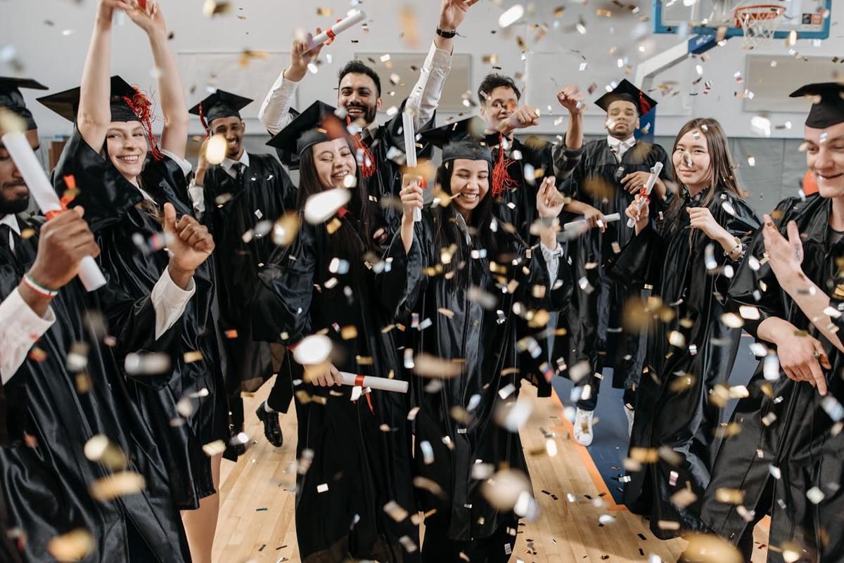 70 Ide Ucapan Wisuda Singkat untuk Teman dan Kerabat, Rayakan! 