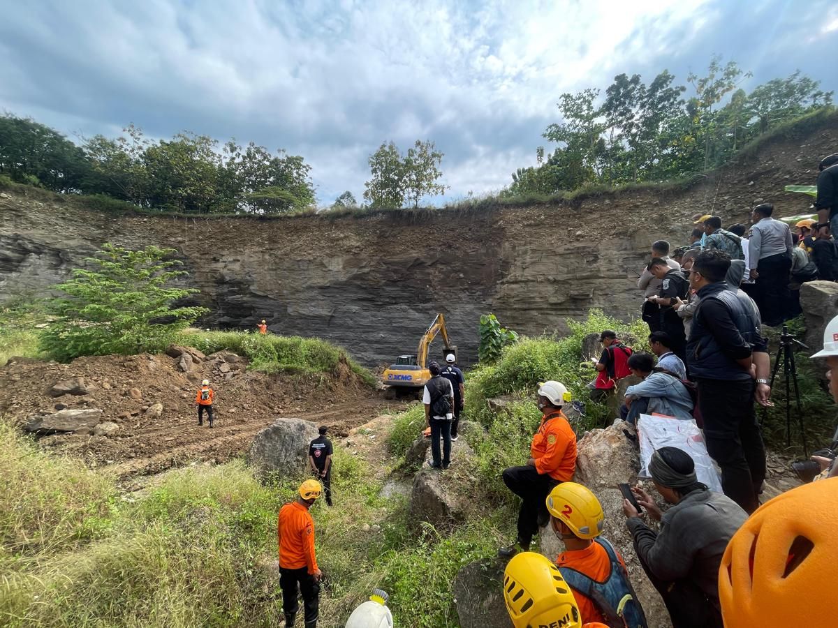Akses Tambang Ilegal Argasunya Cirebon Ditutup Usai 2 Pekerja Tewas Tertimbun
