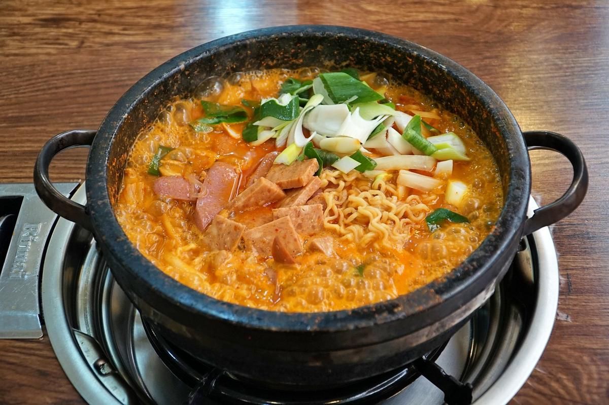 5 Tips Membuat Ramyeon Kuah Pedas Keju Cheddar yang Bikin Nagih