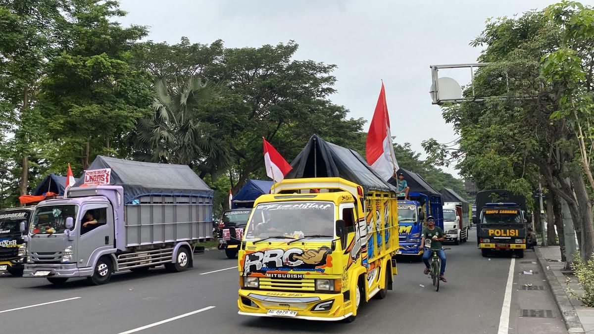 Ribuan Sopir Truk Jatim Tuntut Pemprov Hentikan Operasi ODOL 