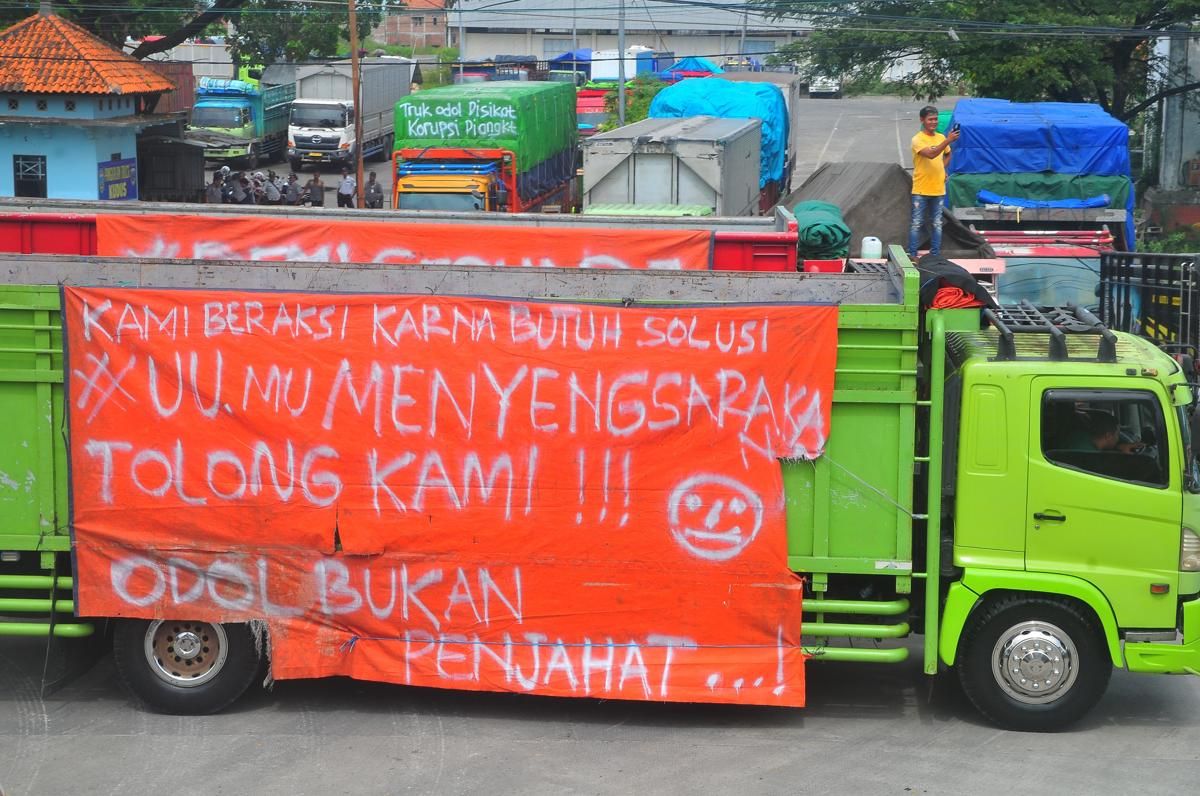 Dapat Jaminan dari Dirlantas Polda, Massa Sopir Truk Jatim Akhiri Aksi Demonstrasi