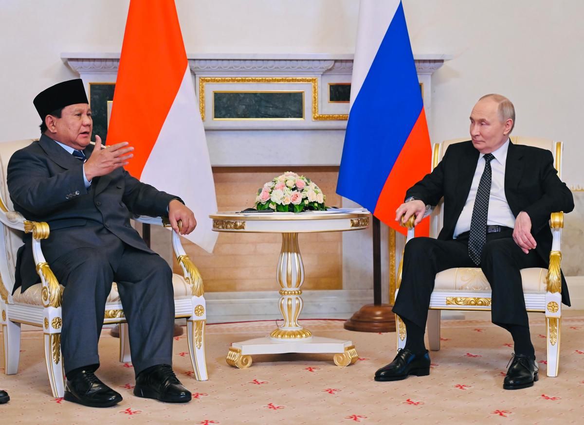 Prabowo-Putin Bertemu, Bahas Militer hingga Penjelajahan Ruang Angkasa
