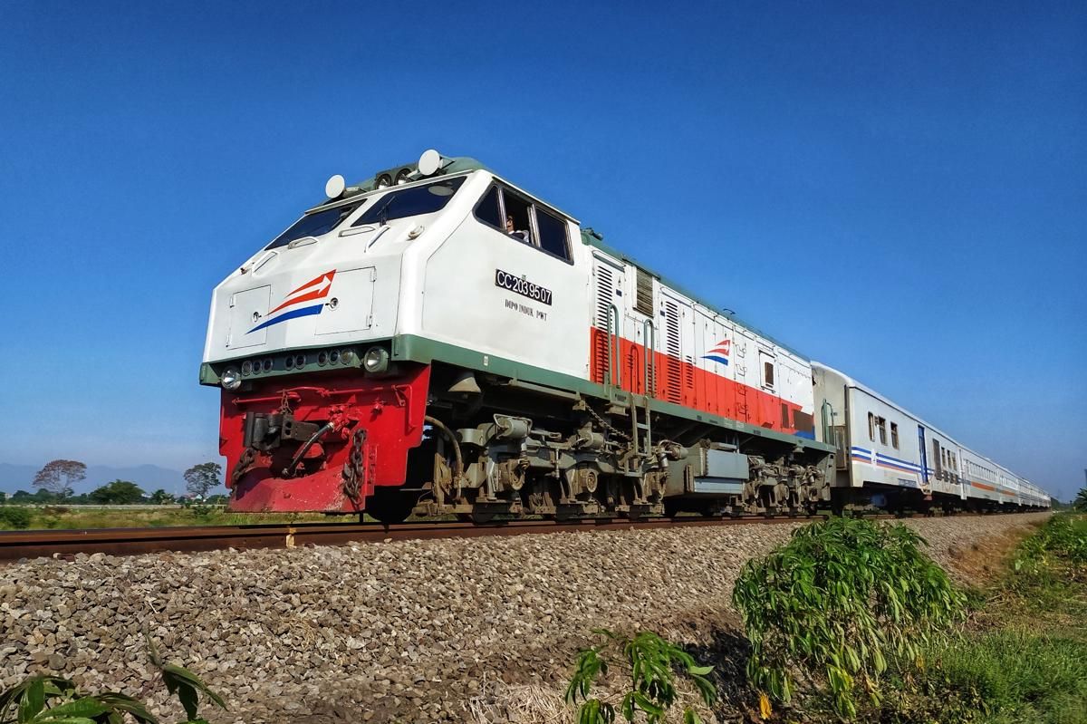 Jadwal KA Pasundan 2025, Solusi Rute Surabaya-Bandung Nyaman