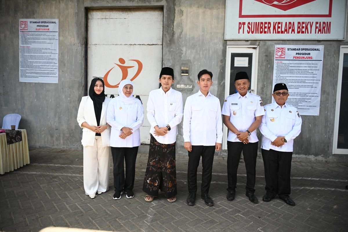 Tinjau Peternakan di Blitar,  Gibran Dorong Digitalisasi Sentra Telur