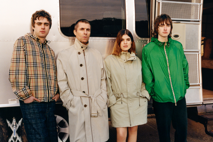 Burberry Rayakan Festival Season dengan Kampanye Bertabur Bintang
