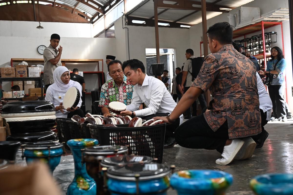 Tinjau Sentra Kerajinan di Blitar, Gibran Imbau UMKM Jaga Kualitas Produk
