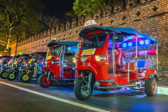 Cara Naik Tuk-tuk di Thailand, Berapa Harganya? Cek di Sini!