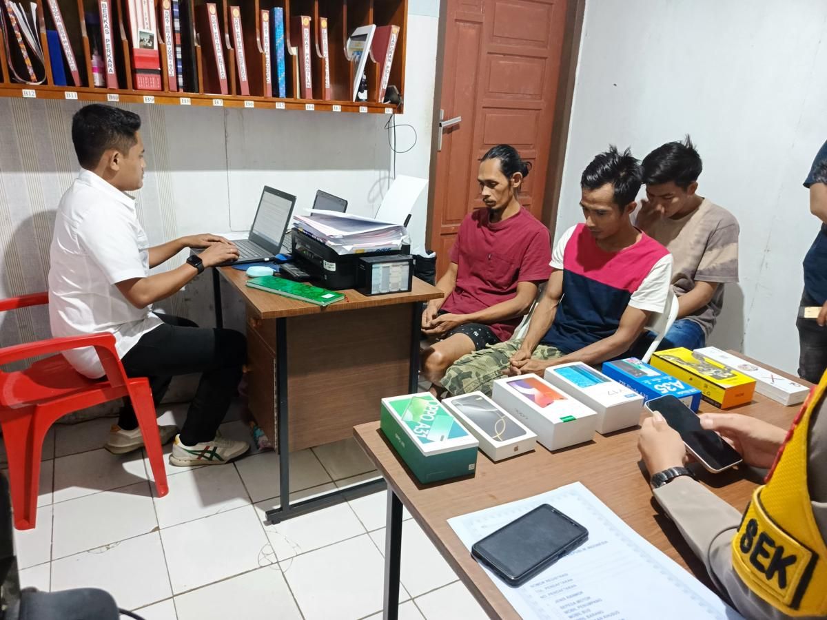 Diduga Curi 68 HP, Tiga Karyawan Kargo Bandara Hasanuddin Ditangkap 