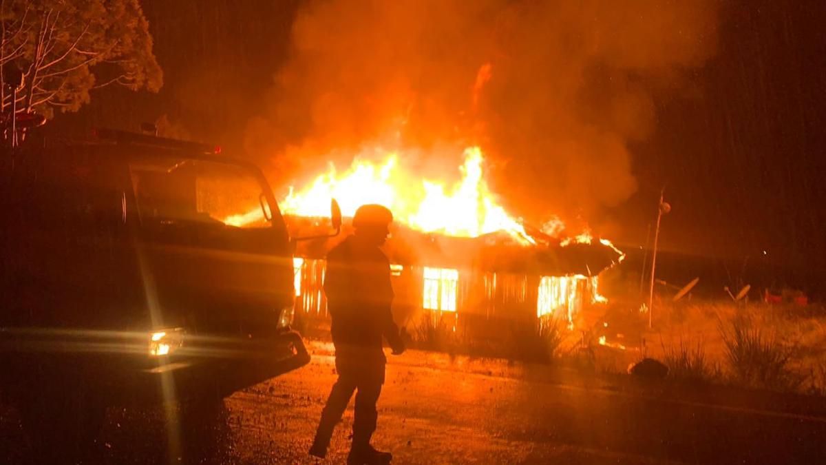 Tiga Kantor Pemerintahan Puncak Jaya Papua Tengah Terbakar dalam Satu Malam