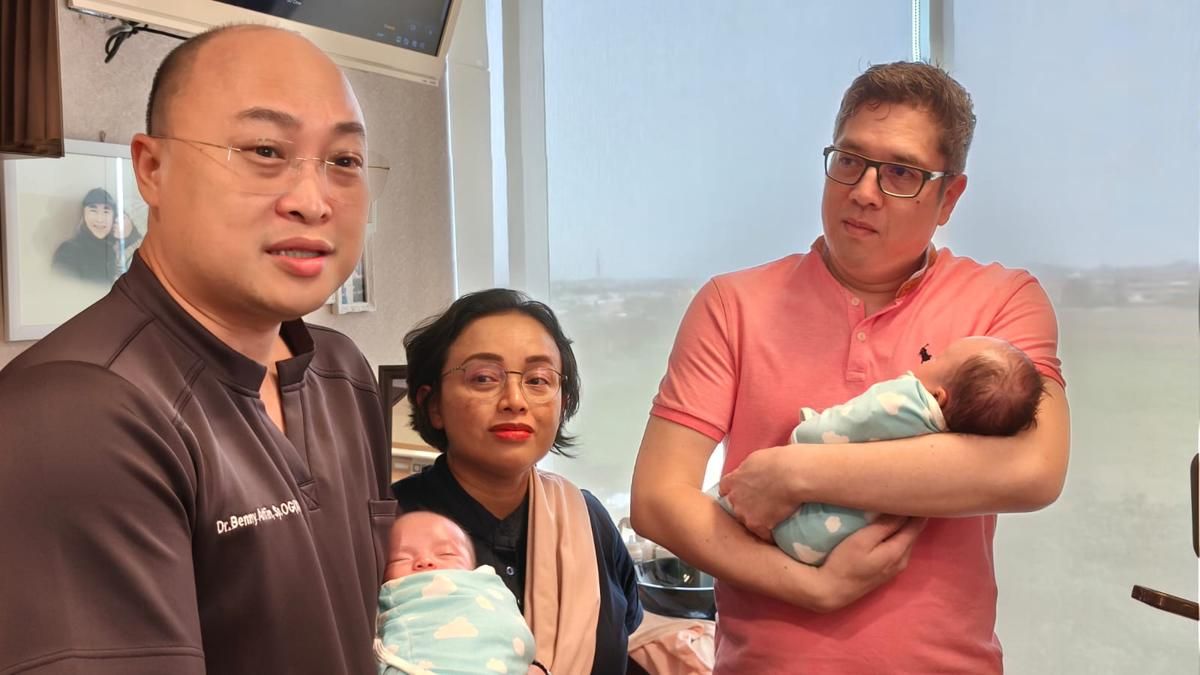 Bayi Kembar Identik Lahir dari Satu Embrio di Usia 46 Tahun