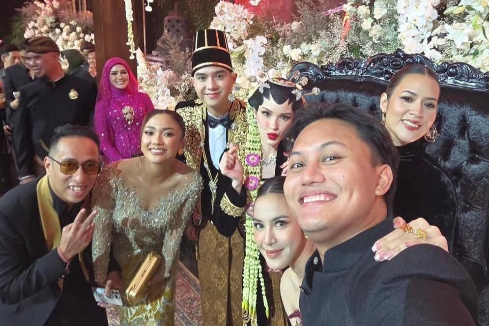 7 Potret Pasangan Artis di Ngunduh Mantu Al Ghazali dan Alyssa Daguise