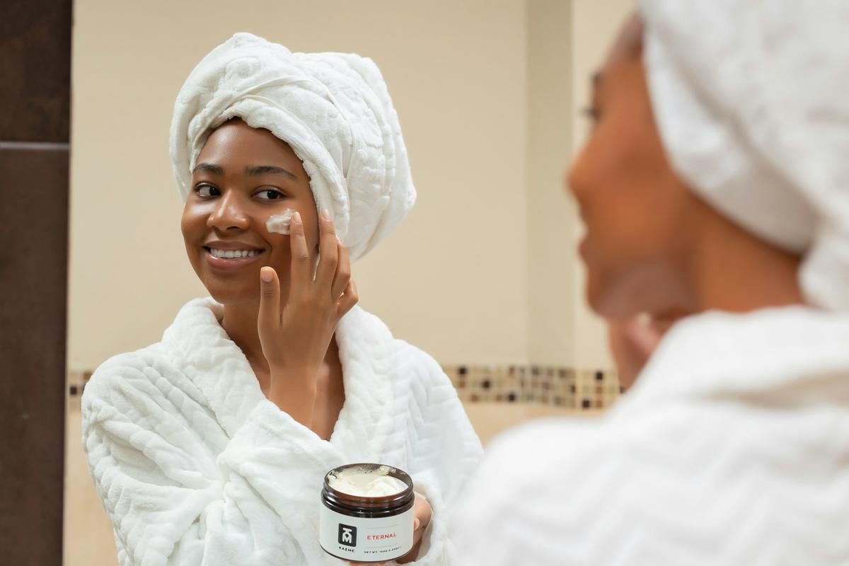 Berapa Lama Jeda Waktu yang Dibutuhkan Pemakaian Produk Skincare?