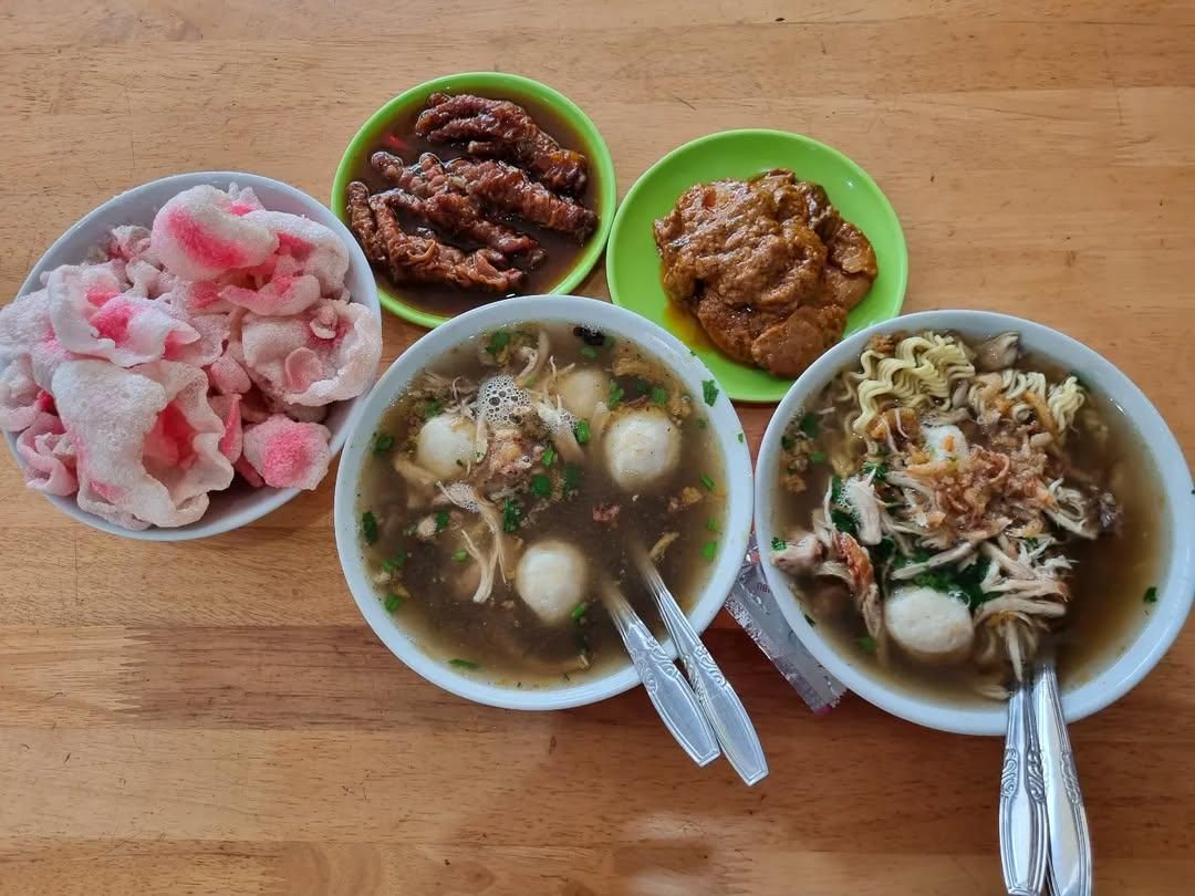 5 Rekomendasi Mie Sop Legendaris di Medan yang Kuahnya Bikin Nagih