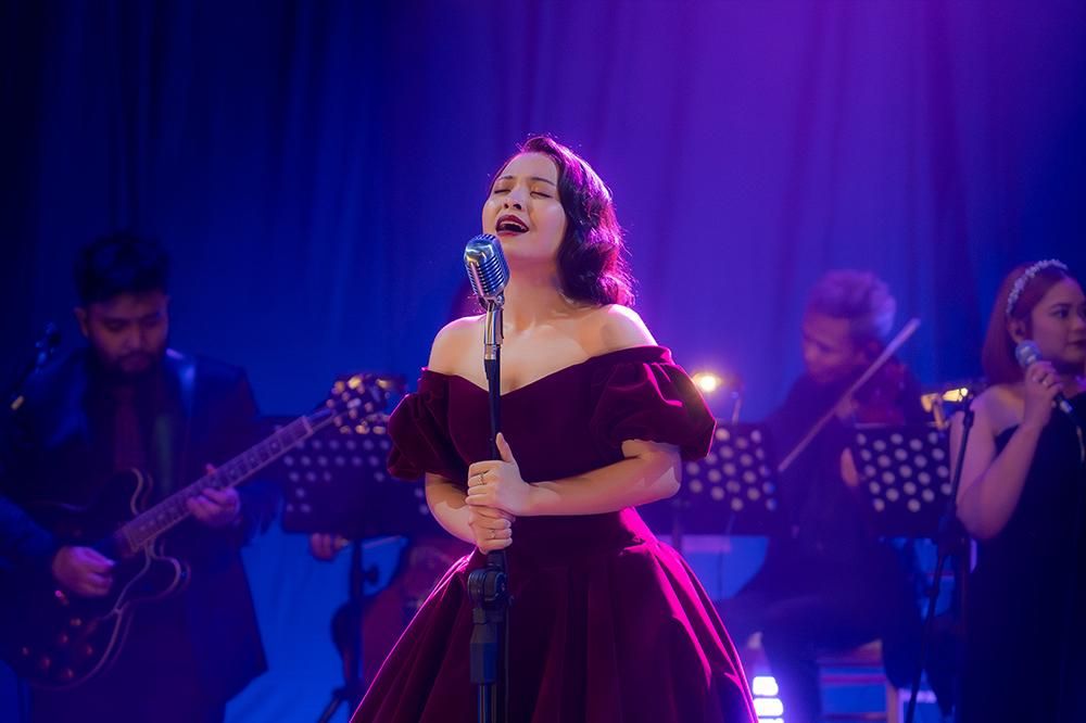 Bernadya Sapa Fans Lewat Konser Babak Penutup: Untungnya, Untungnya 