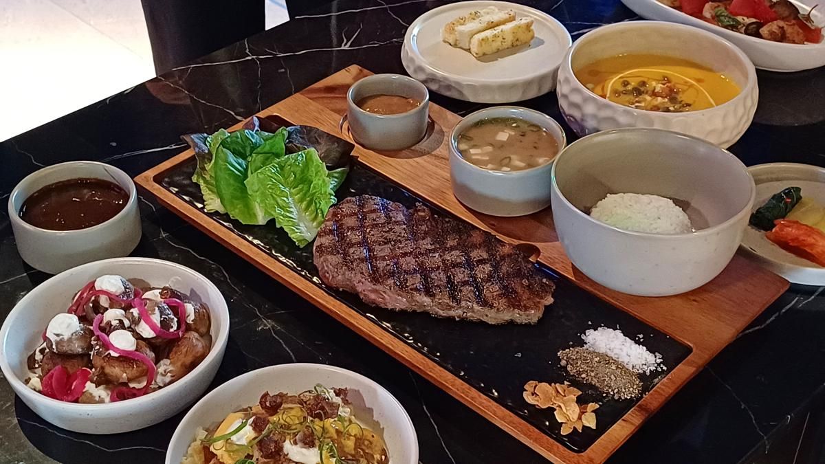 Review Ironwood Steak & Grill, Restoran Steak Premium di Topgolf Jakarta