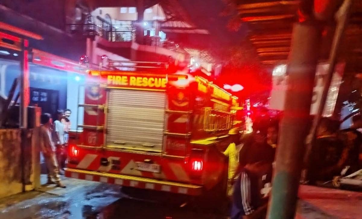 Gudang Kerajinan Kap Lampu dari Rotan di Sewon Bantul Terbakar