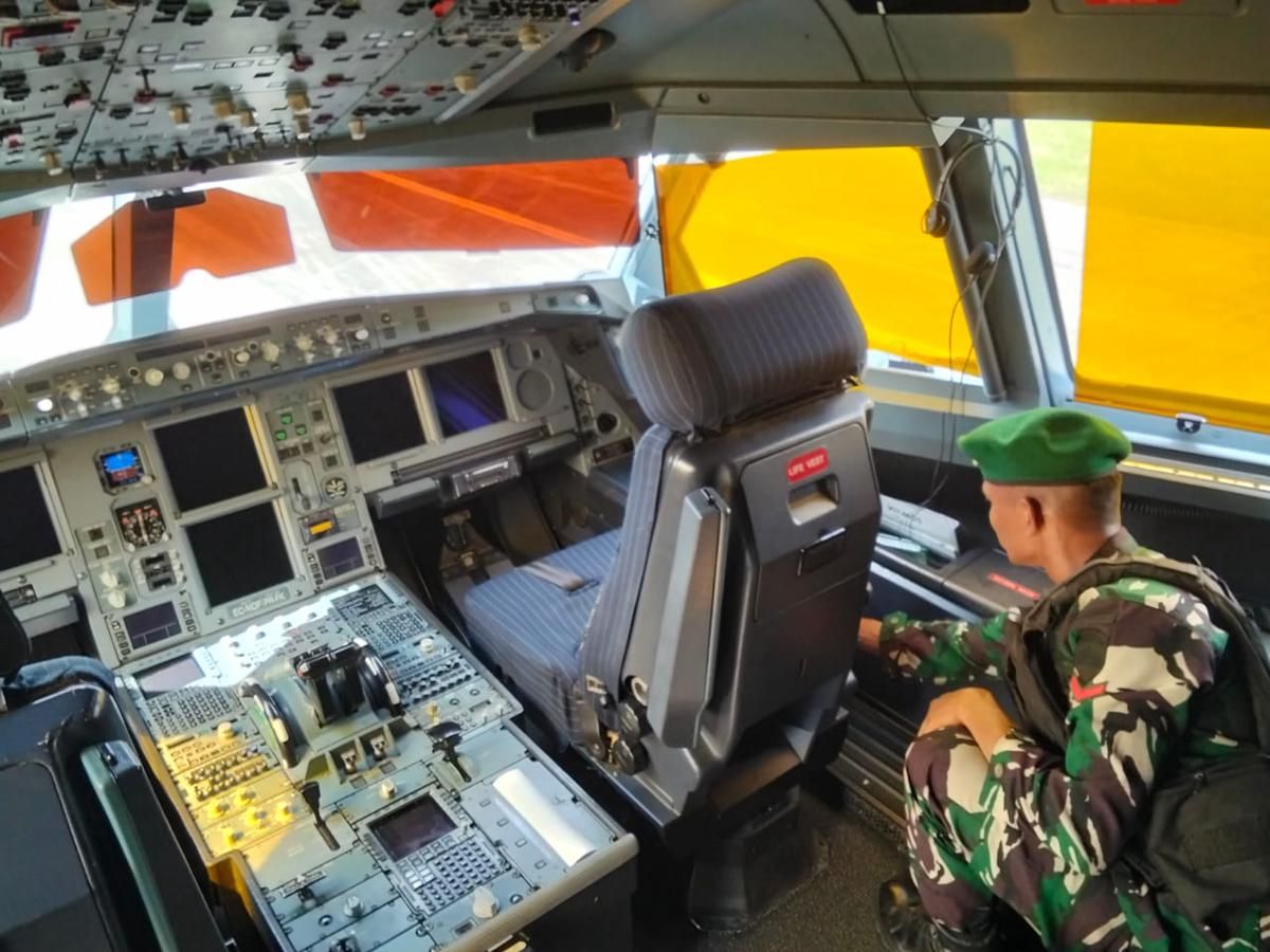 5 Potret Prajurit TNI Sisir Saudia Airlines yang Dapat Ancaman Bom