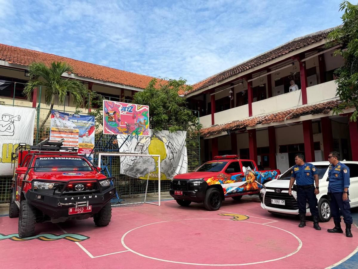 Haru! Gak Sekadar Padamkan Api, Kisah Noval dan Rapor yang Dibawa Petugas Damkar Semarang dengan Penuh Harapan