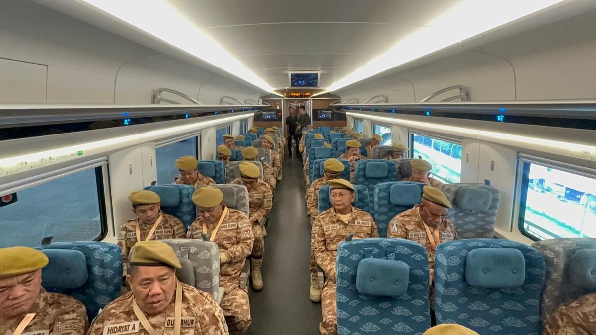 Retreat Kepala Daerah Gelombang II ke Jatinangor Pakai Whoosh