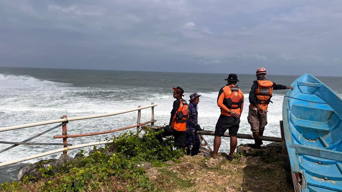 Wisatawan Hilang Terseret Gelombang Pasang di Pantai Watukodok Gunungkidul