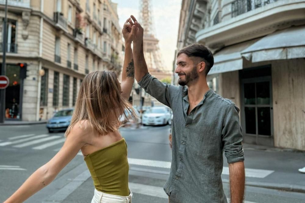 7 Cara Membuat Cowok Libra Jatuh Cinta, Kuncinya Sabar!