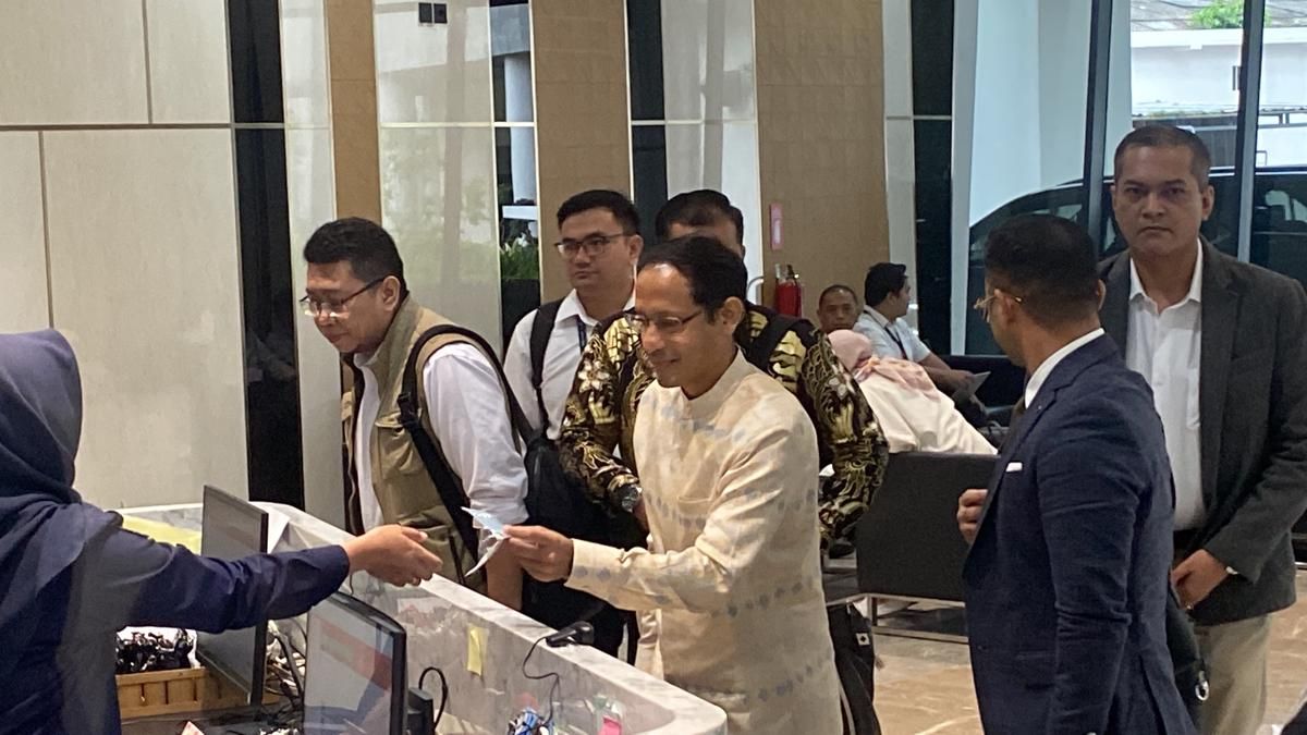 Nadiem Tiba di Kejagung Bawa Tas, Diperiksa Kasus Korupsi Kemendikbud