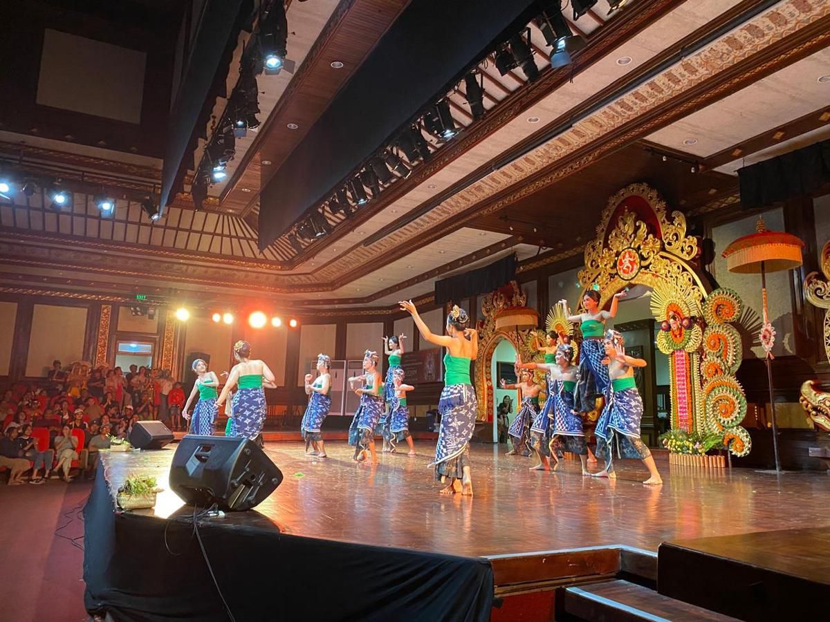 Tidak Semua Panggung di Art Center Denpasar Punya Akses Kursi Roda