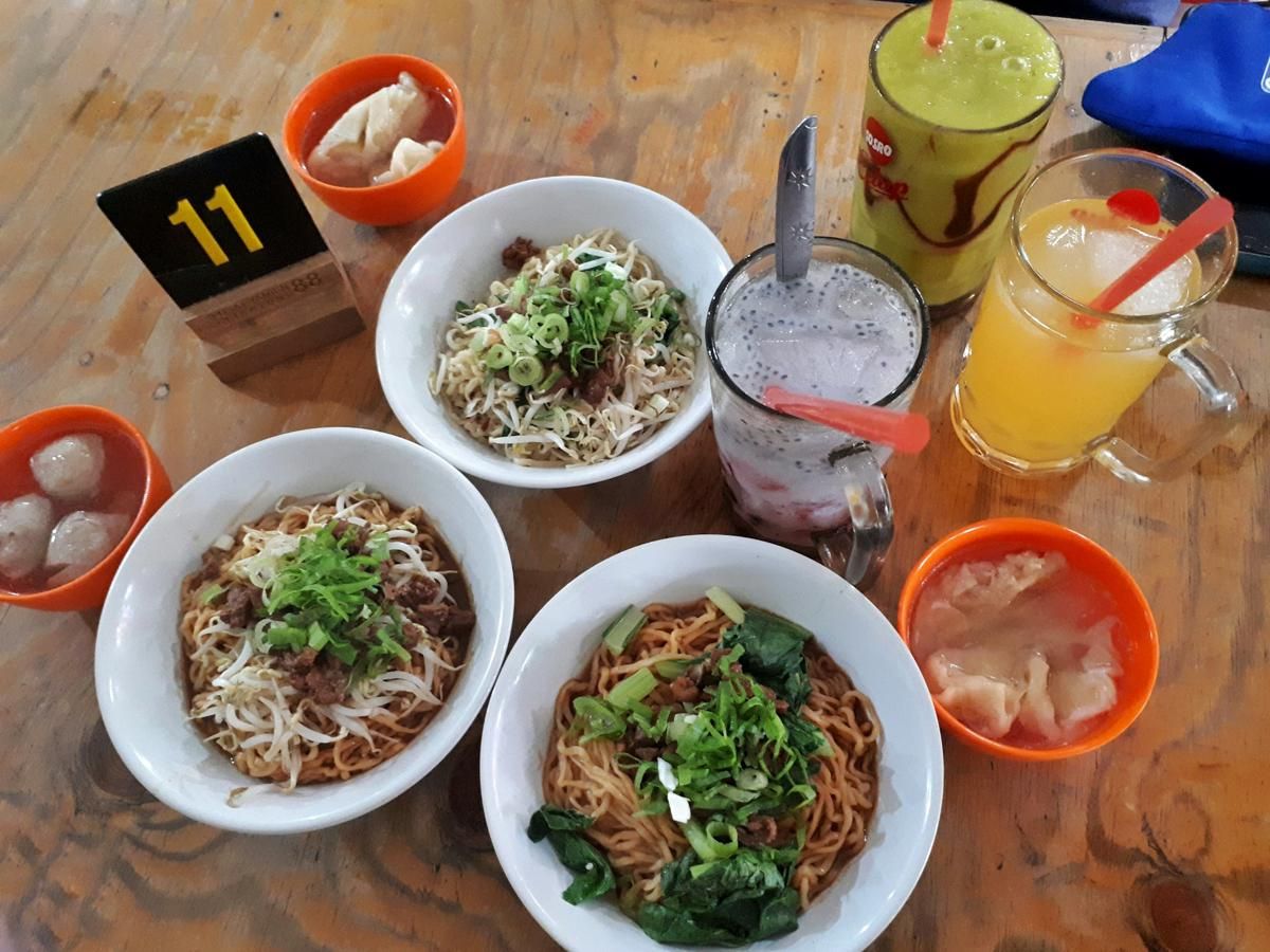 9 Kuliner Indonesia Tanpa Nasi untuk Ide Menu Makan Siang, Nikmat!