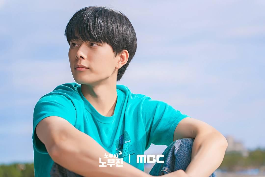 7 Kritik Sosial pada Kisah Yoon Jae di Oh My Ghost Clients