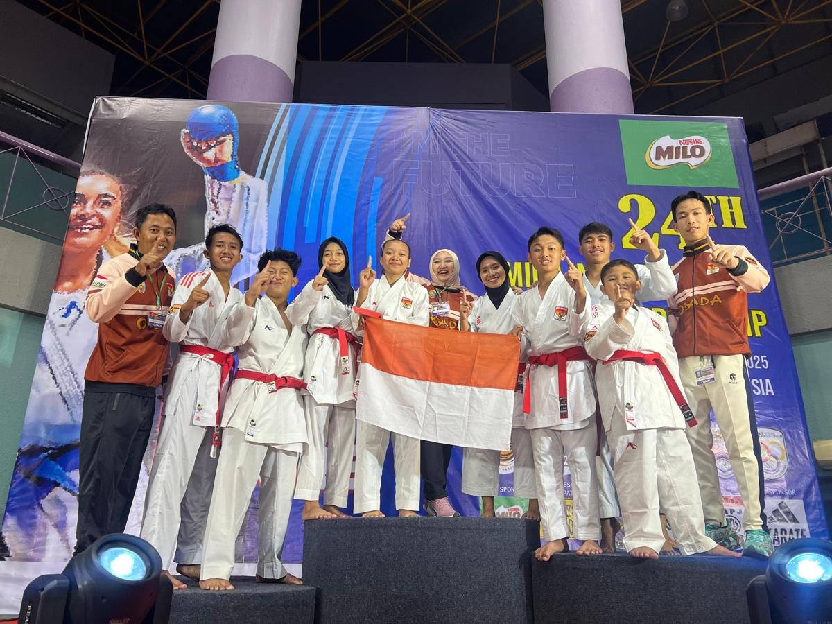 Tim Okada Lampung Raih 3 Emas dan 2 Perunggu Kejuaraan Karate Malaysia