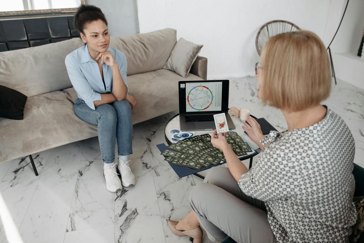 5 Hal yang Terjadi Kalau Kamu Terlalu Bergantung pada Zodiak, Relate?