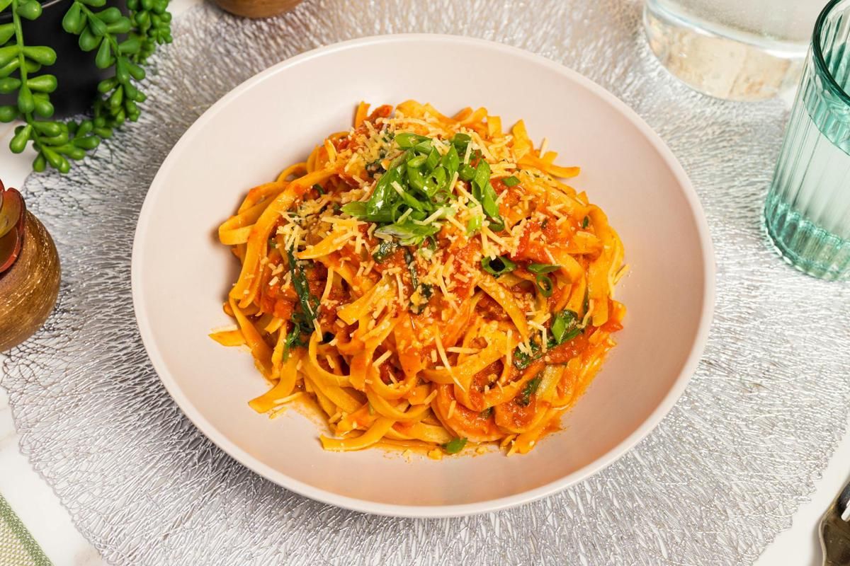 10 Daun Penyedap Alami yang Bikin Pasta Lebih Menggoda