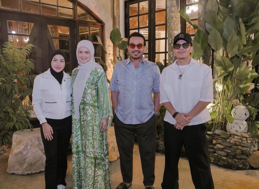 7 Potret Atta Halilintar Silaturahmi dengan Keluarga Siti Nurhaliza