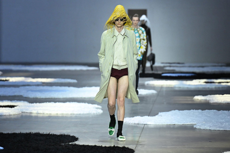 Gaya Spontan Ekspresif Generasi Muda di Prada Men's Spring/Summer 2026